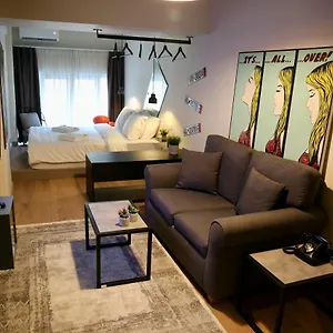 https://urban-living-4.hotels-of-thessaloniki.com