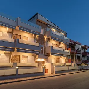 https://house-zogia-on-the-beach.hotelschalkidiki.net