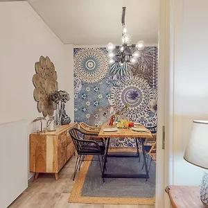 Motley Luxury By Estia Apartment